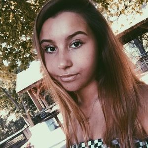 Meet your Posher, Hana